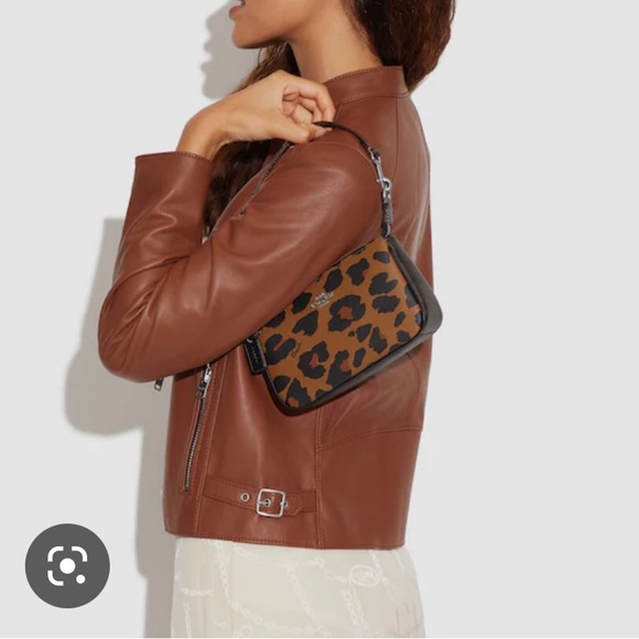 SOLD ❌COACH Nolita 19 Zipper Pouch Mini Bag Black Leather Gold-tone Chain Strap - Picture 10 of 11